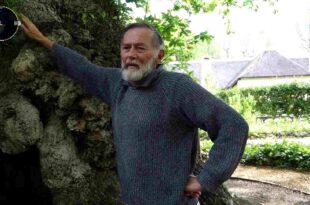 MOTHERCHANNEL - JOHN TURNER SERIES 1: ECOSYSTEM INTERPLAY - TREES, NOISE, SOIL AND BEES.